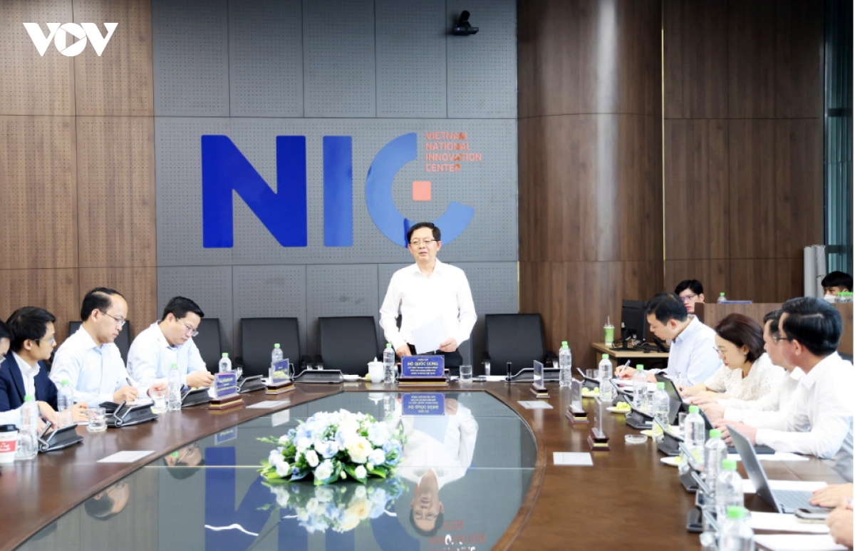 Phó Thủ tướng Hồ Quốc Dũng thăm Trung tâm Đổi mới sáng tạo Quốc gia